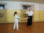 Sensei Robert pokazuje na Kubiku technik