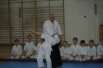 Sensei Robert pokazuje obron przed atakiem noem