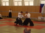 Shihan Yoshida pokazuje technik ken no tebiki